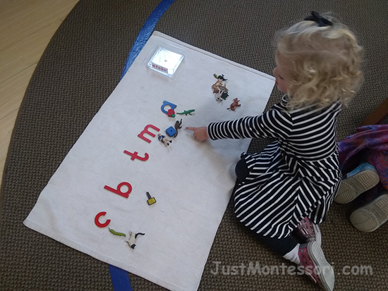 Initial Sound Boxes – Montessori Curriculum – Cultural & Language